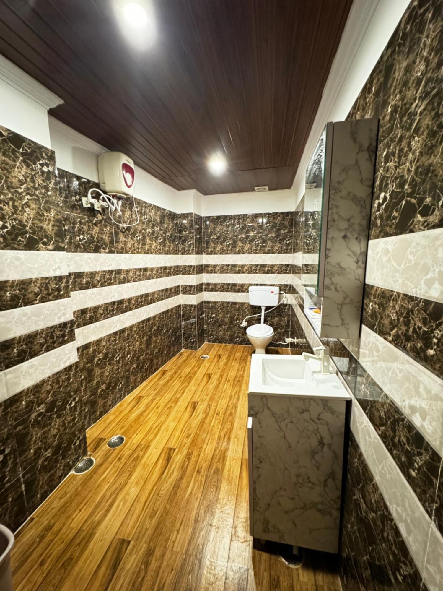 פארידבד Hotel Walk Inn מראה חיצוני תמונה