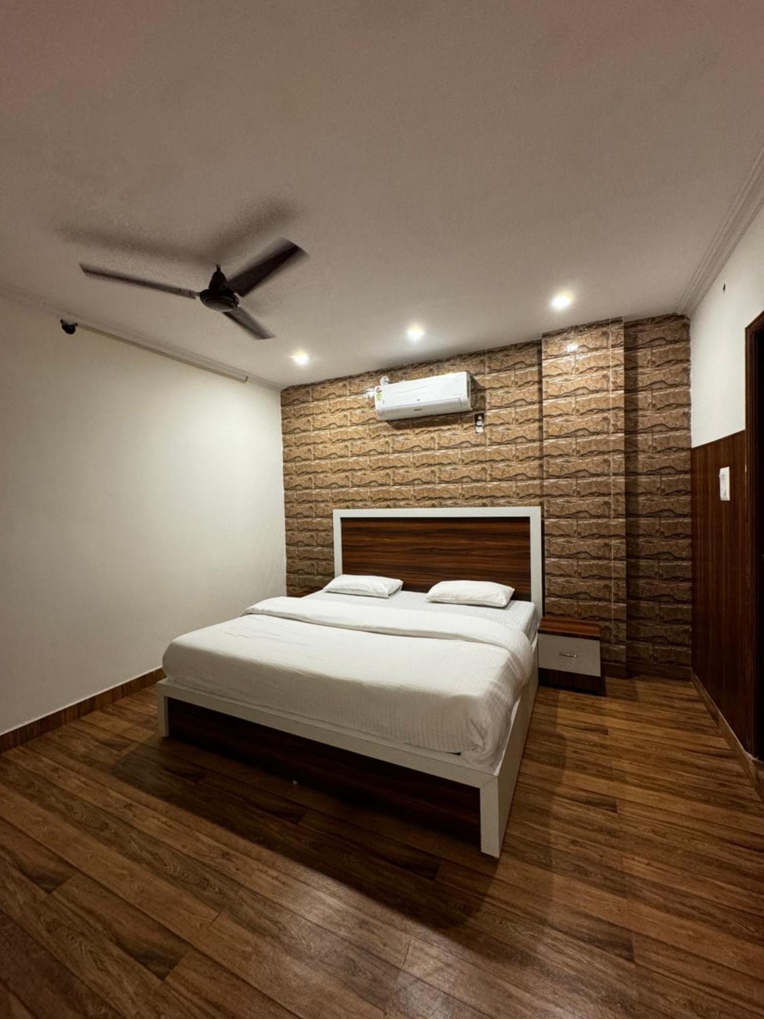 פארידבד Hotel Walk Inn מראה חיצוני תמונה
