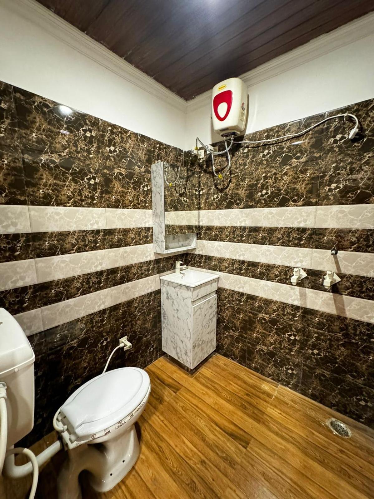 פארידבד Hotel Walk Inn מראה חיצוני תמונה